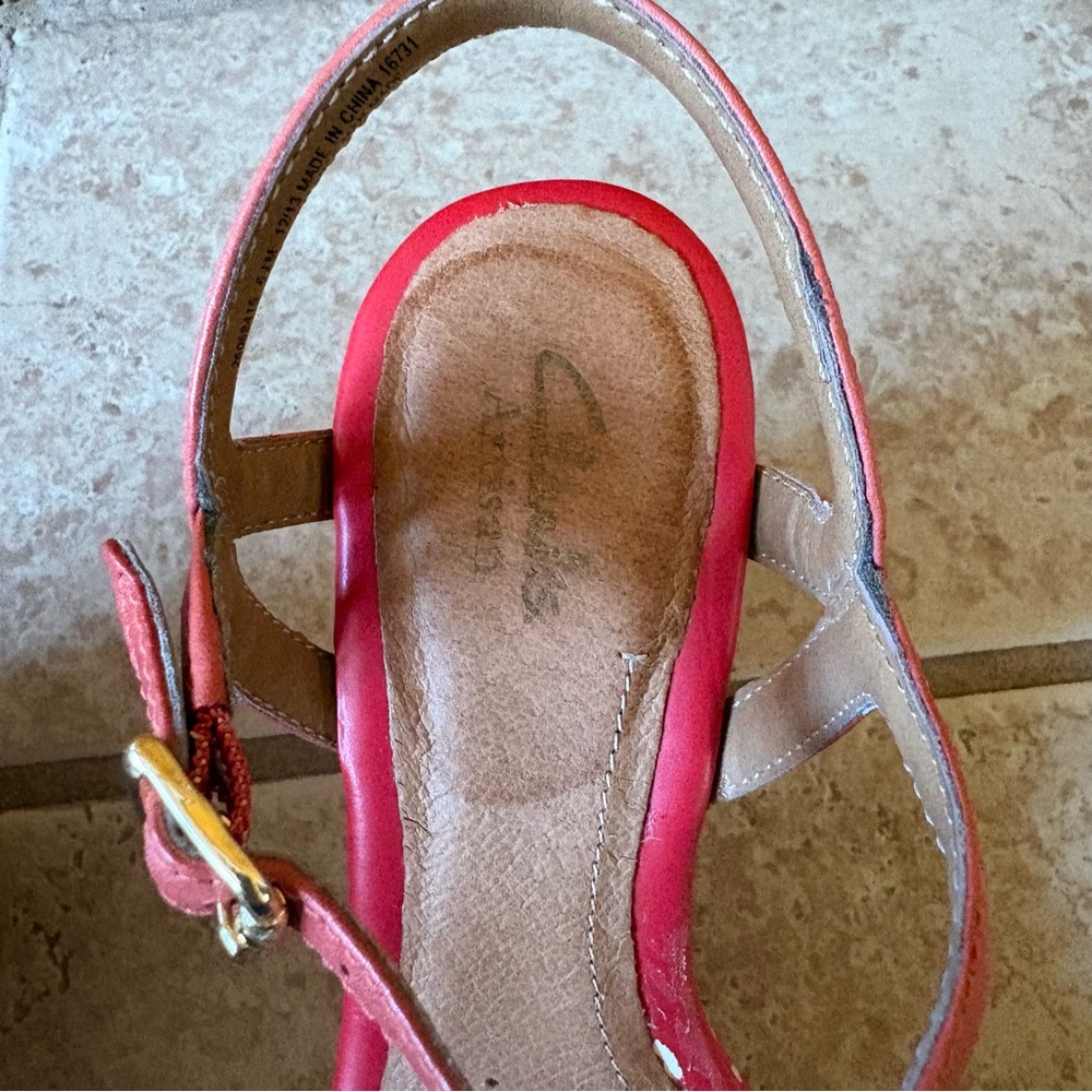 Clarks Pink Red Patterned Wedge Sandals - Picture 7 of 11